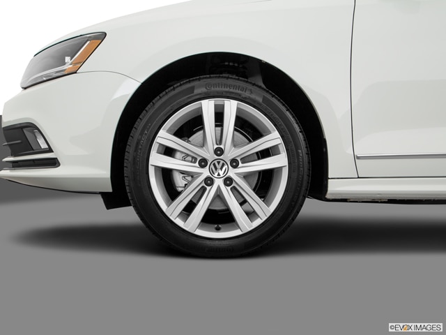 2018 Volkswagen Jetta 1.8T SEL Sedan 4D Price, Listings & Reviews