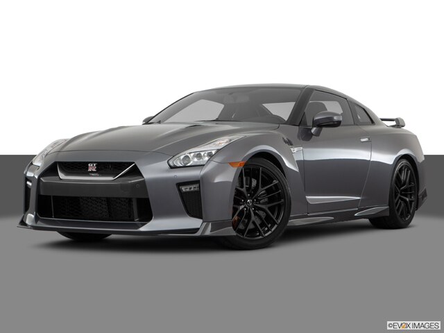 2018-Nissan-GT-R-front-