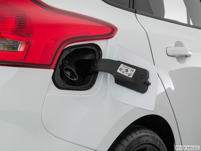 2017 SE 2 0l Easy Fuel Cap Focus Fanatics Forum 2017-se-2-0l-easy-fuel-cap-focus-fanatics-forum