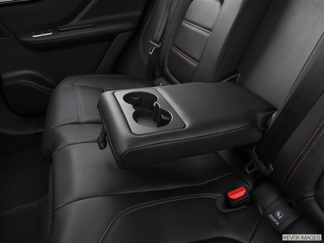 jaguar f pace isofix