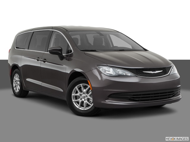 2020 chrysler hot sale voyager lx