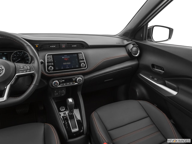 2020 nissan kicks s interior