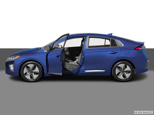 What is the gas mileage of the 2022 Hyundai IONIQ Hybrid