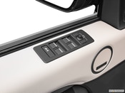 2025 Land Rover Discovery Interior: 0