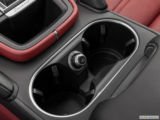 2022 Porsche Cayenne Coupe Interior: 0
