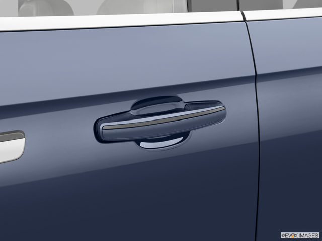 2025 Lincoln Navigator Exterior: 1