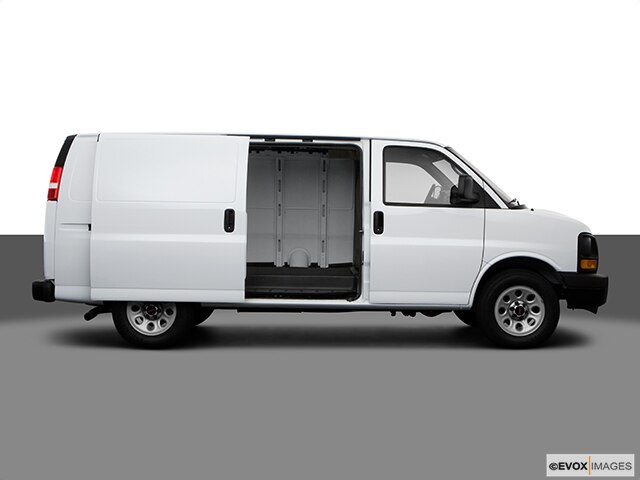 2009 gmc savana cargo van