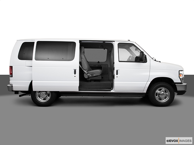 2010 ford passenger van
