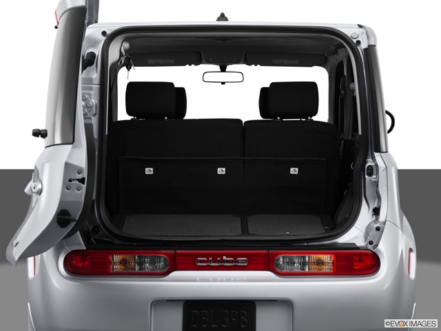 Nissan Cube Cargo Space - automotive wallpaper