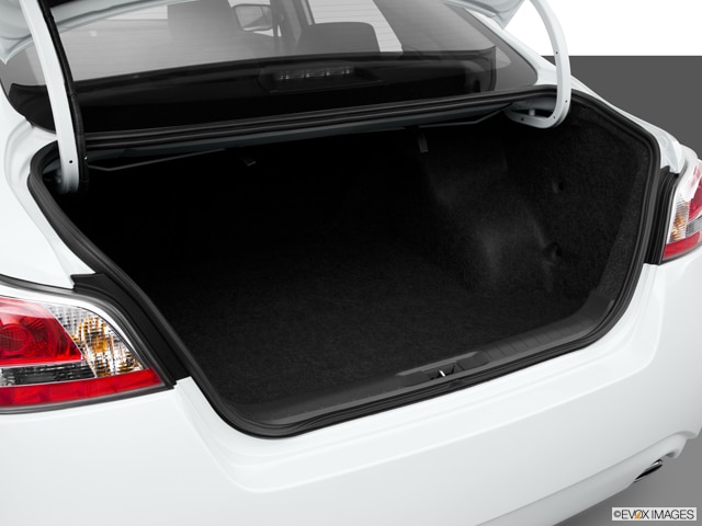 2015 nissan altima trunk