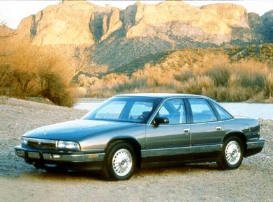 Buick Regal Limited Sedan 4D