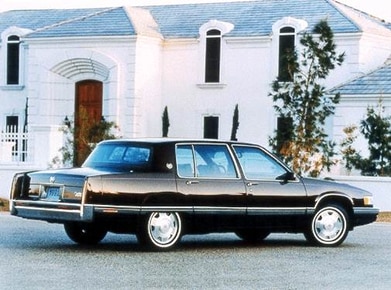 Fleetwood Sedan 4D image