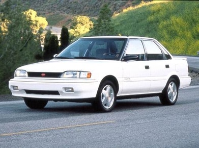 Prizm GSi Sedan 4D image
