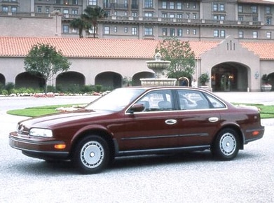 Q45 Sedan 4D image