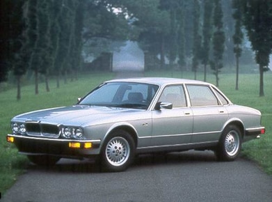 XJ6 Sedan 4D image