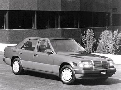 300 D Sedan 4D image