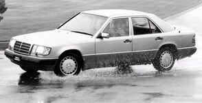 1992 Mercedes-Benz 300 E 4-M 4WD Sedan 4D