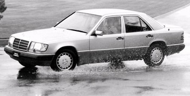 300 E 4-M 4WD Sedan 4D image