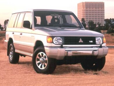 Montero LS Sport Utility 4D image