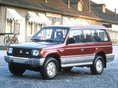 Montero RS Sport Utility 4D image