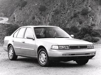 1992 Nissan Maxima GXE Sedan 4D