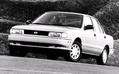 Nissan Sentra XE Sedan 4D