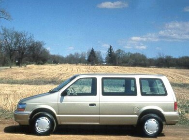 Voyager SE Minivan image