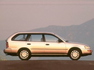 Toyota Corolla Deluxe Wagon 4D