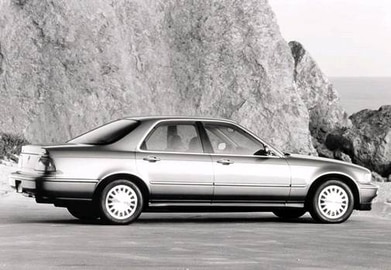 Legend L Sedan 4D image