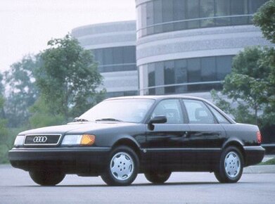 100 S Sedan 4D image
