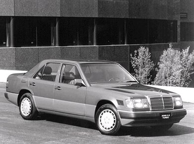 300 D Sedan 4D image