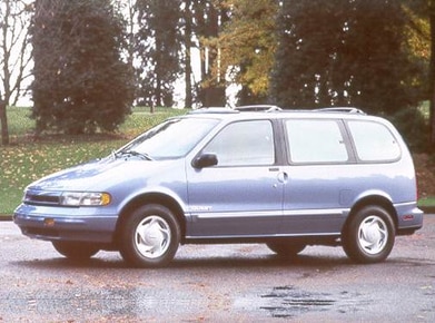 Quest XE Minivan image
