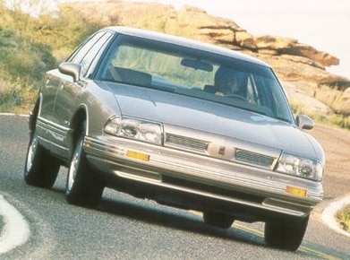 88 Royale Sedan 4D image