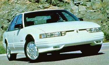Cutlass Supreme International Sedan 4D image