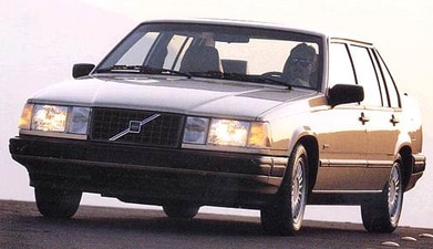 940 Turbo Sedan 4D image