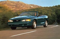 1995 Ford Mustang Convertible 2D