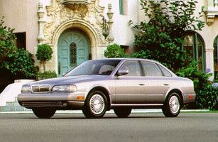 1995 INFINITI Q