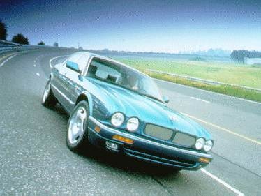 XJ12 Sedan 4D image