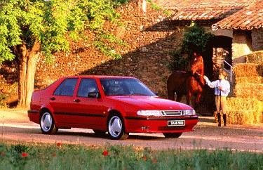 9000 Aero Hatchback 4D image