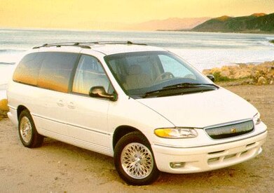 Town & Country LXi Minivan image