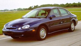 1996 Ford Taurus LX Sedan 4D