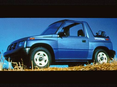 Tracker Sport Utility Convertible 2D image