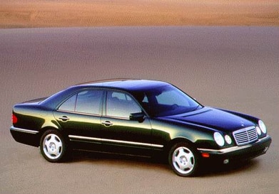 E-Class E 320 Sedan 4D image