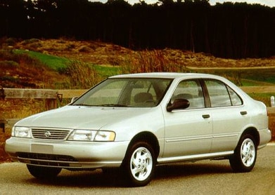 Sentra GLE Sedan 4D image
