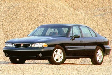 Bonneville SE Sedan 4D image