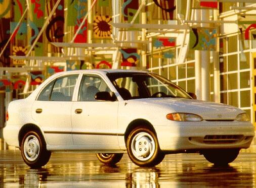 1997 Hyundai Accent Exterior: 0