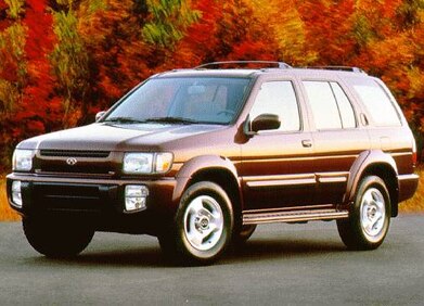 QX4 Sport Utility 4D image