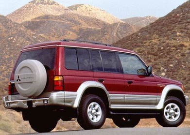 Montero SR Sport Utility 4D image