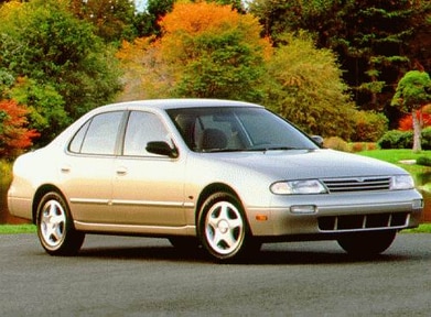 Altima XE Sedan 4D image