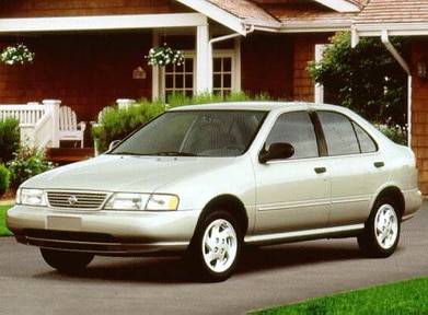 Sentra GLE Sedan 4D image